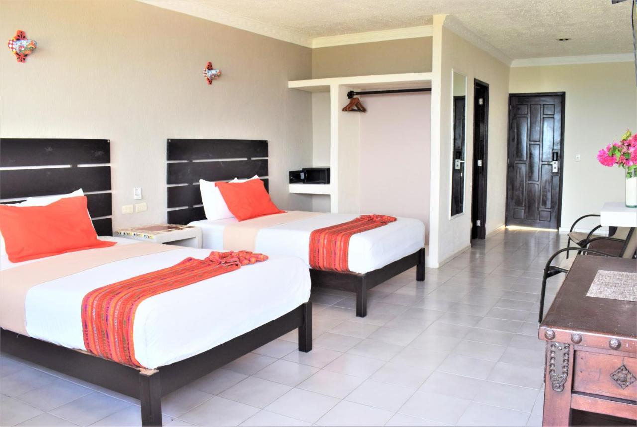 Hacienda Morelos Beachfront Hotel Puerto Morelos Exterior photo
