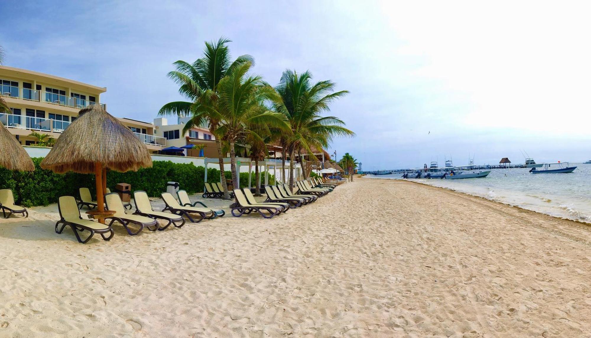 Hacienda Morelos Beachfront Hotel Puerto Morelos Exterior photo